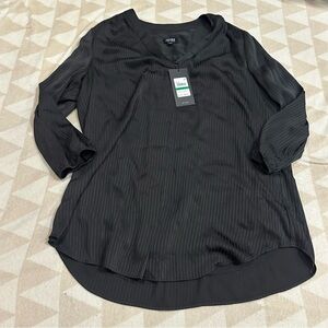 Jones New York solid black vneck vertical stripe blouse